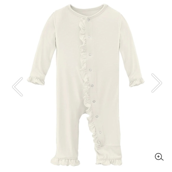 Kickee Pants Other - Kickee pants Classic Ruffle Coverall with Snaps in Natural